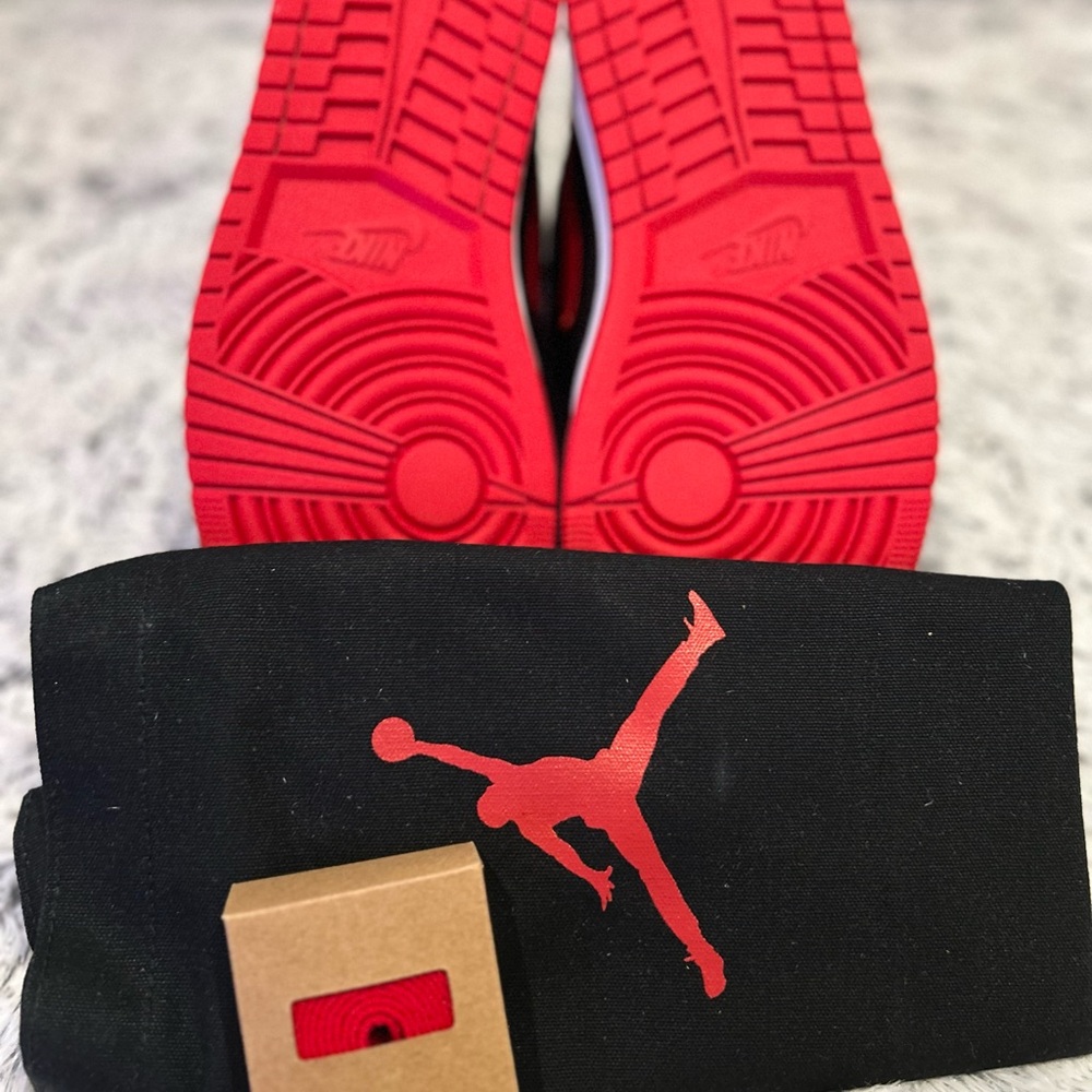 Women’s Air Jordan 1 retro Hi OG Satin edition - Picture 5 of 7